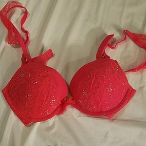 New without tag Victoria's Secret 34C dream angel